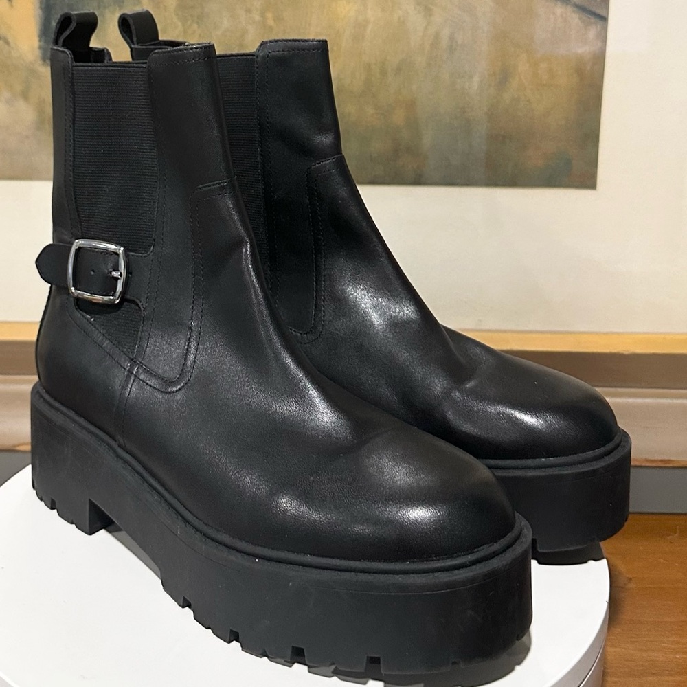 🌸MARC FISHER🌸 Dacilla Buckle Leather  Slip On Black Combat Boot Size: 8.5 - Picture 7 of 16